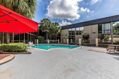 Red Roof PLUS+ & Suites Houston - IAH Airport SW